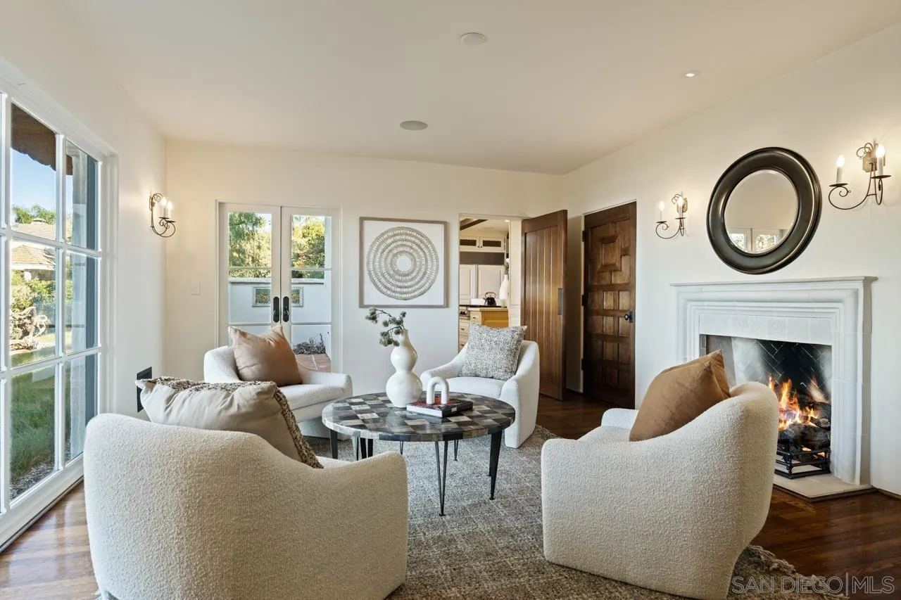 1205 Muirlands Dr