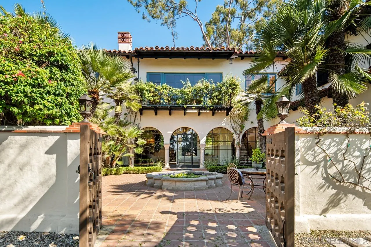 1205 Muirlands Dr