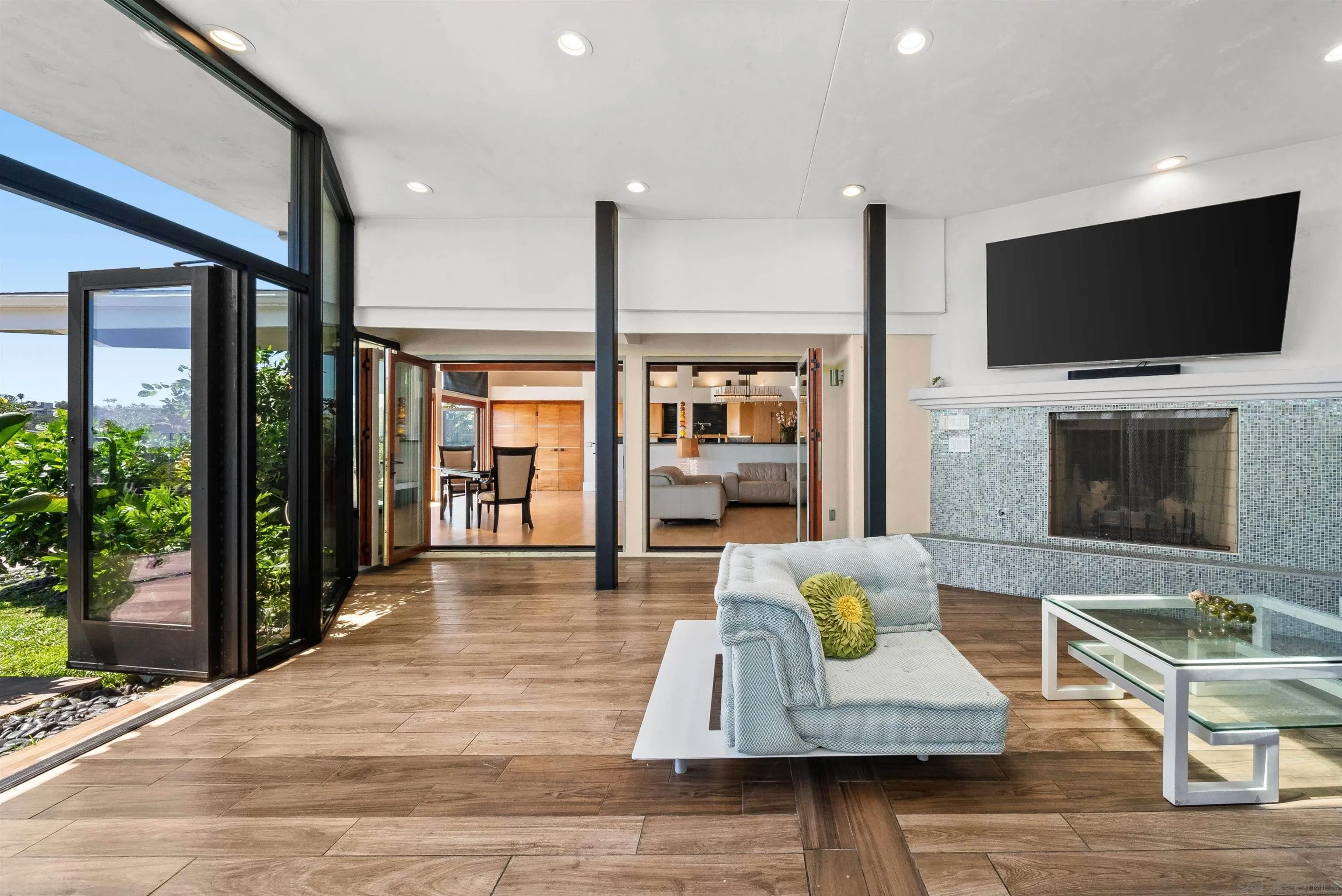 2402 Alto Cerro Circle