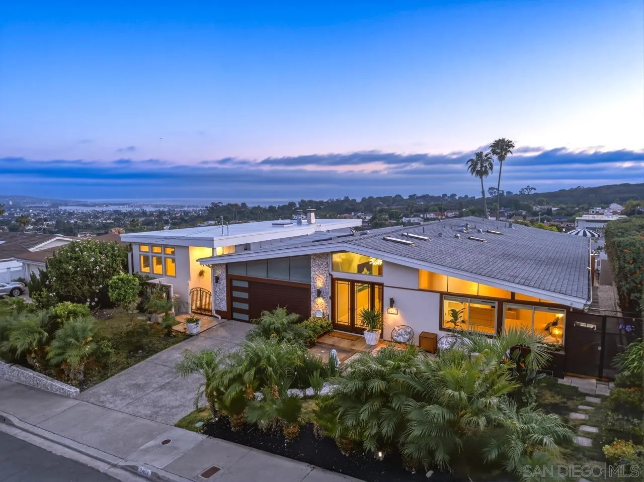 2402 Alto Cerro Circle