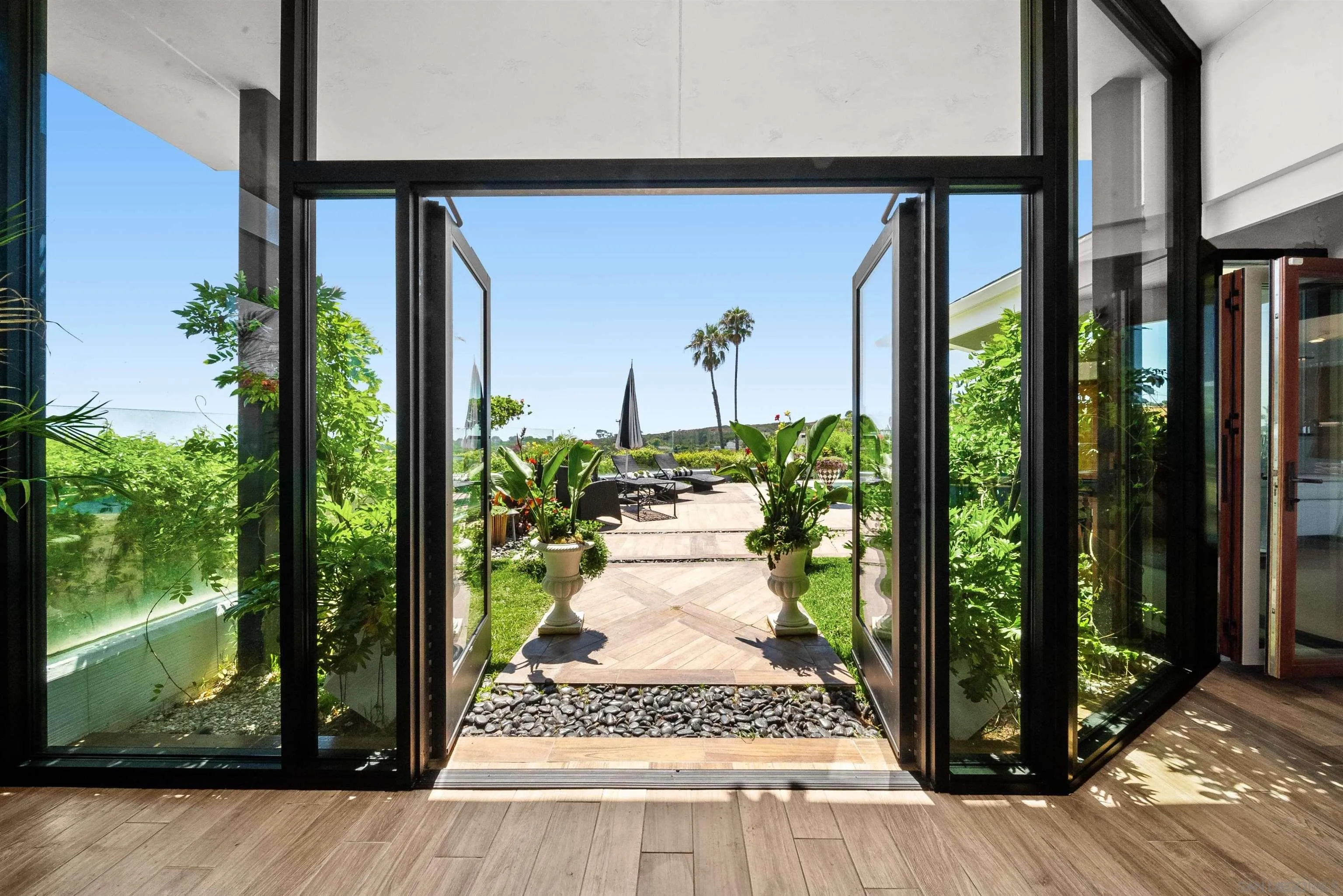 2402 Alto Cerro Circle