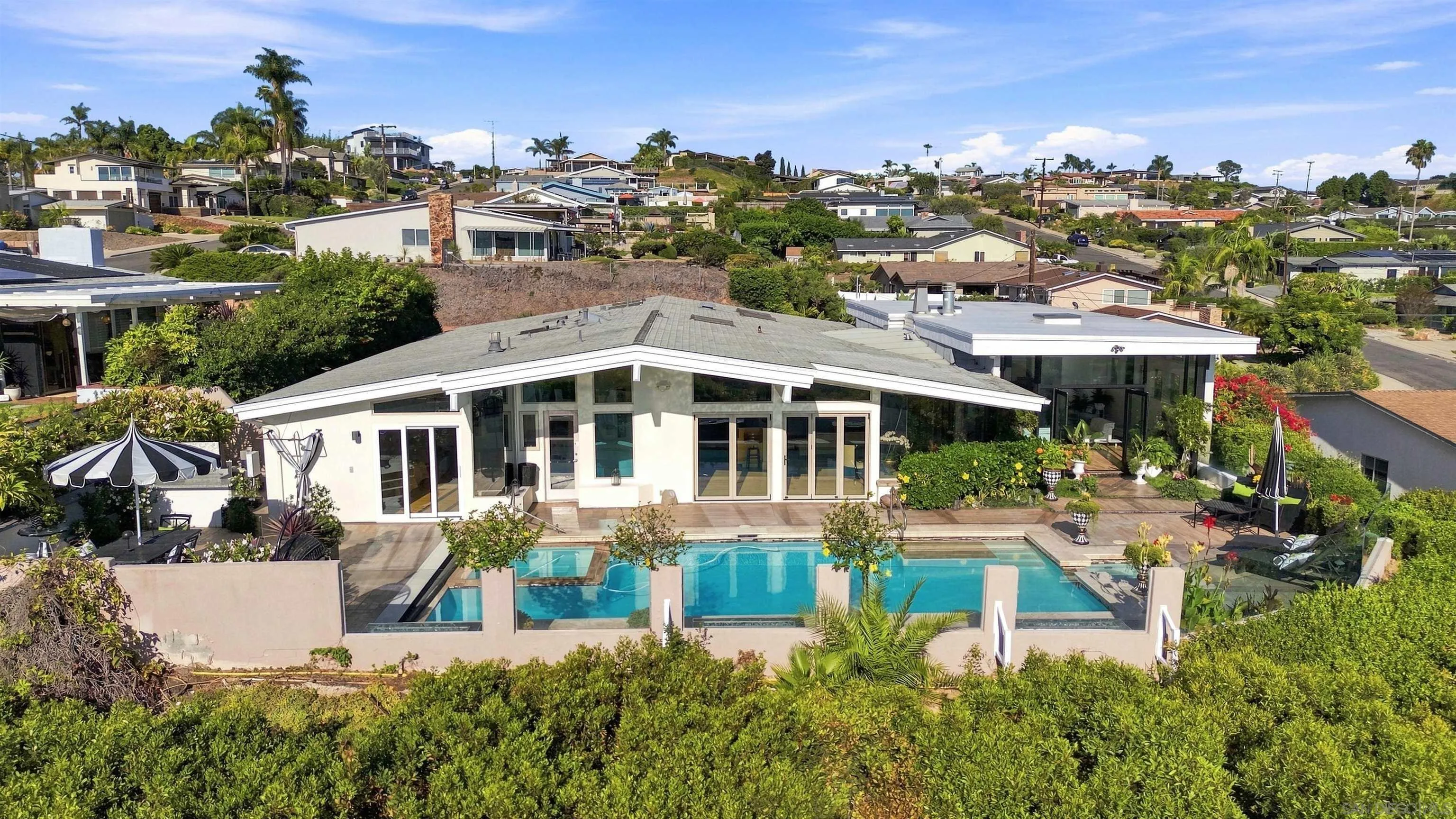 2402 Alto Cerro Circle