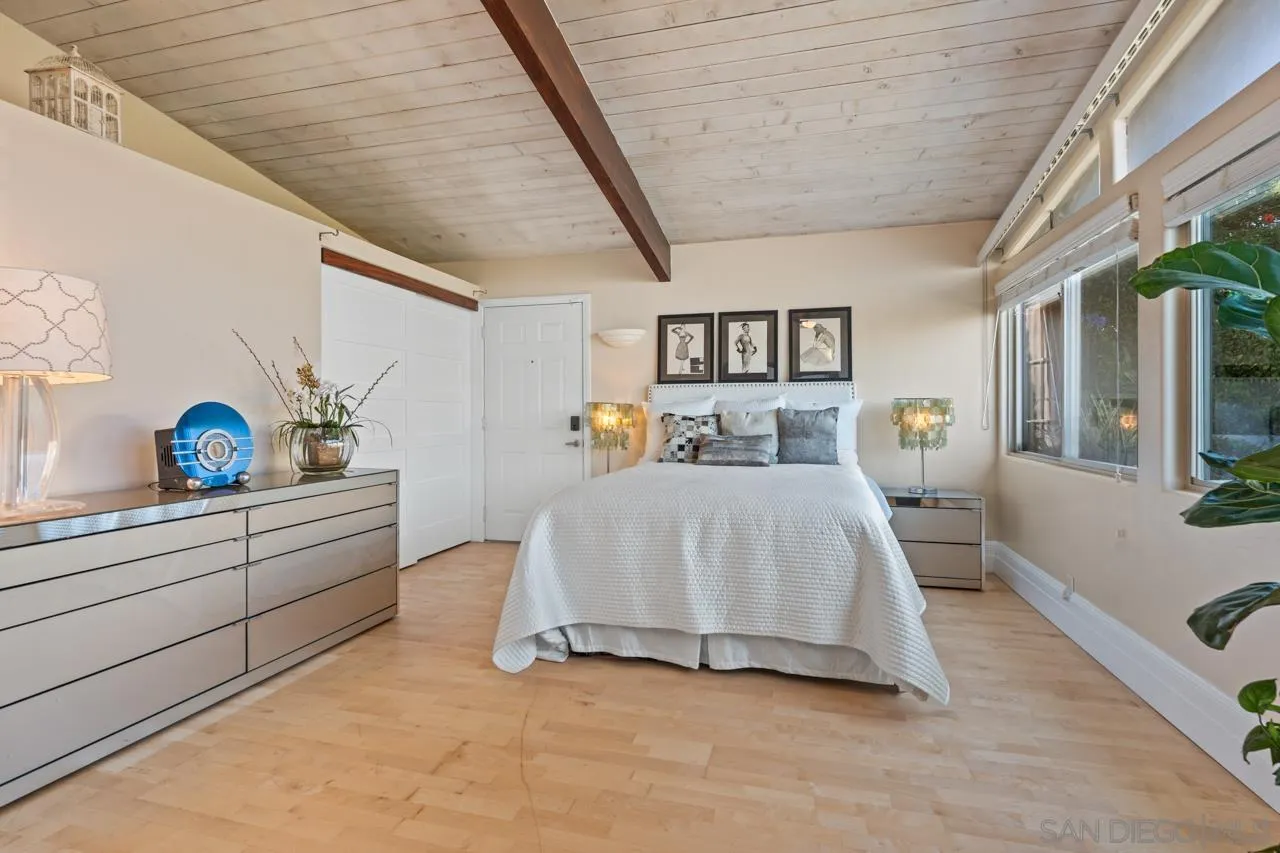 2402 Alto Cerro Circle