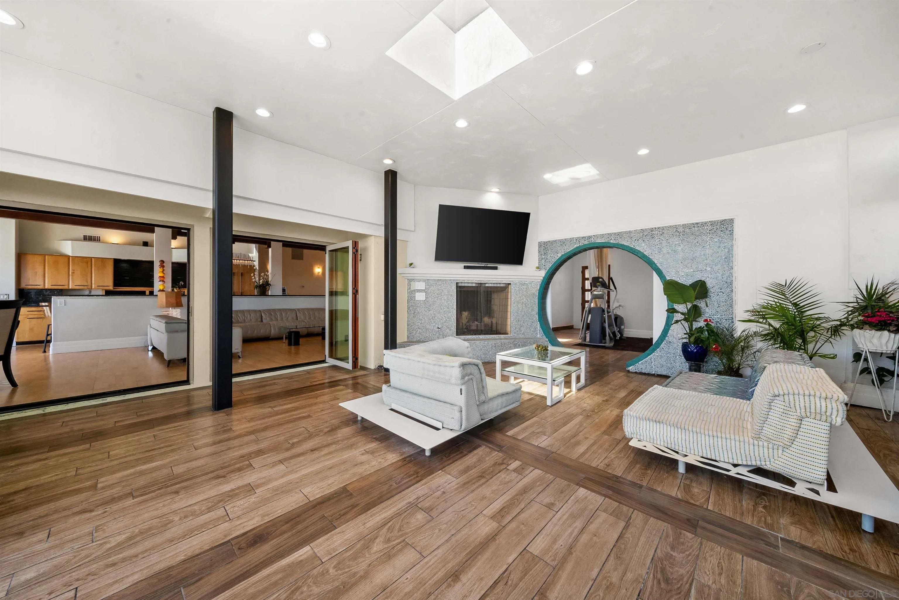 2402 Alto Cerro Circle