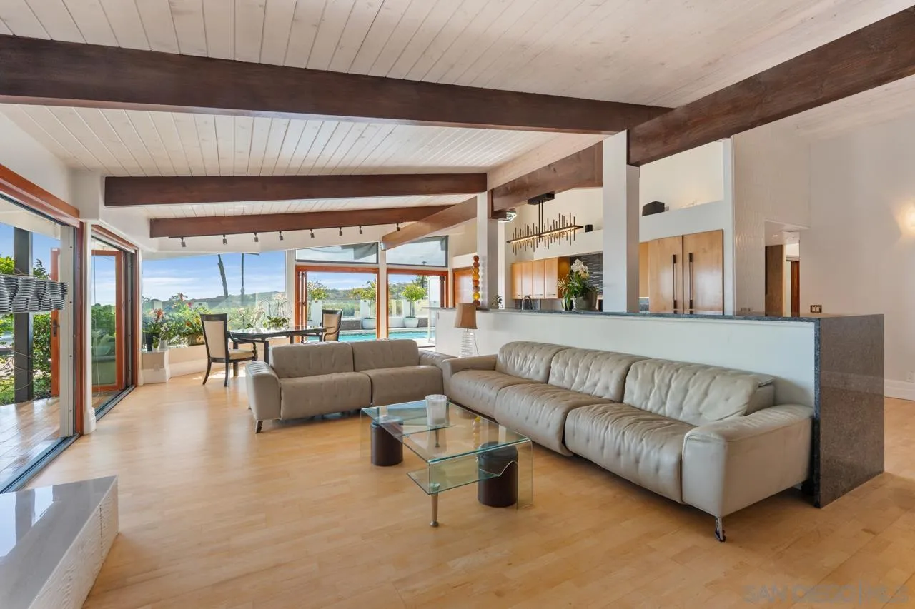 2402 Alto Cerro Circle