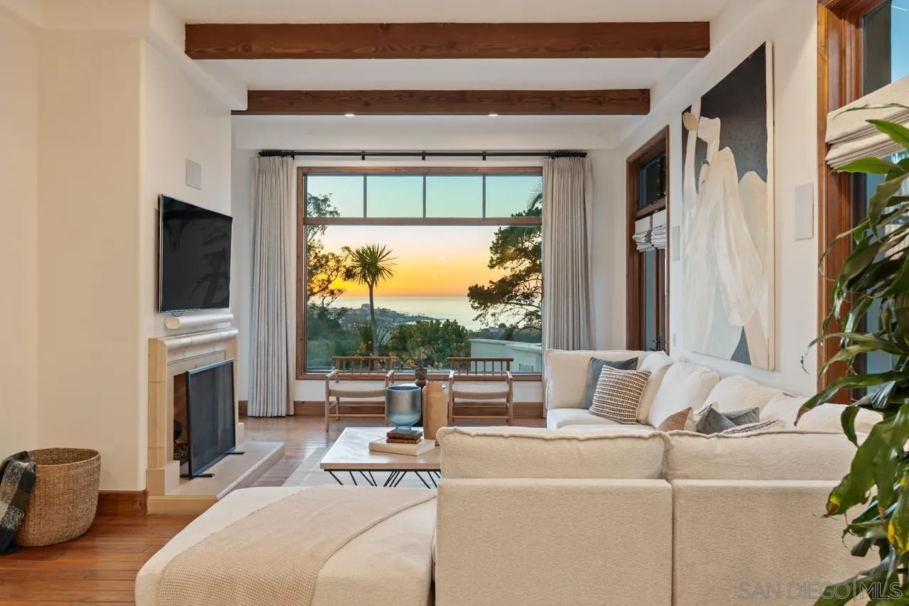 8080 La Jolla Scenic Dr North