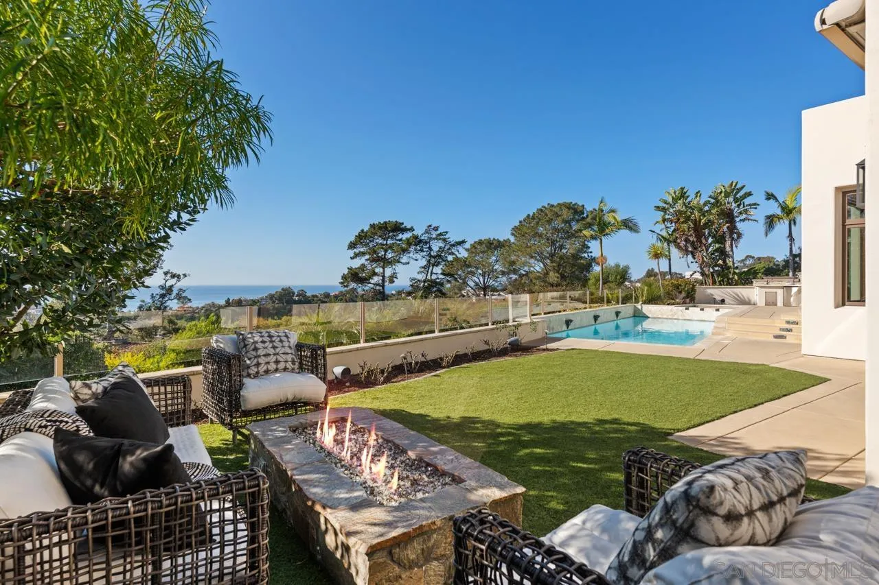 8080 La Jolla Scenic Dr North