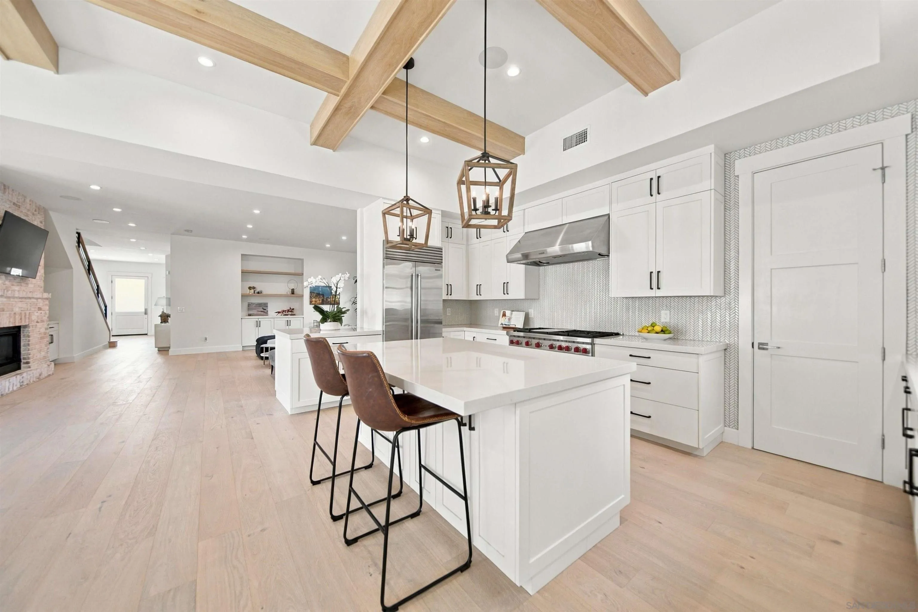 5673 Linda Rosa Ave