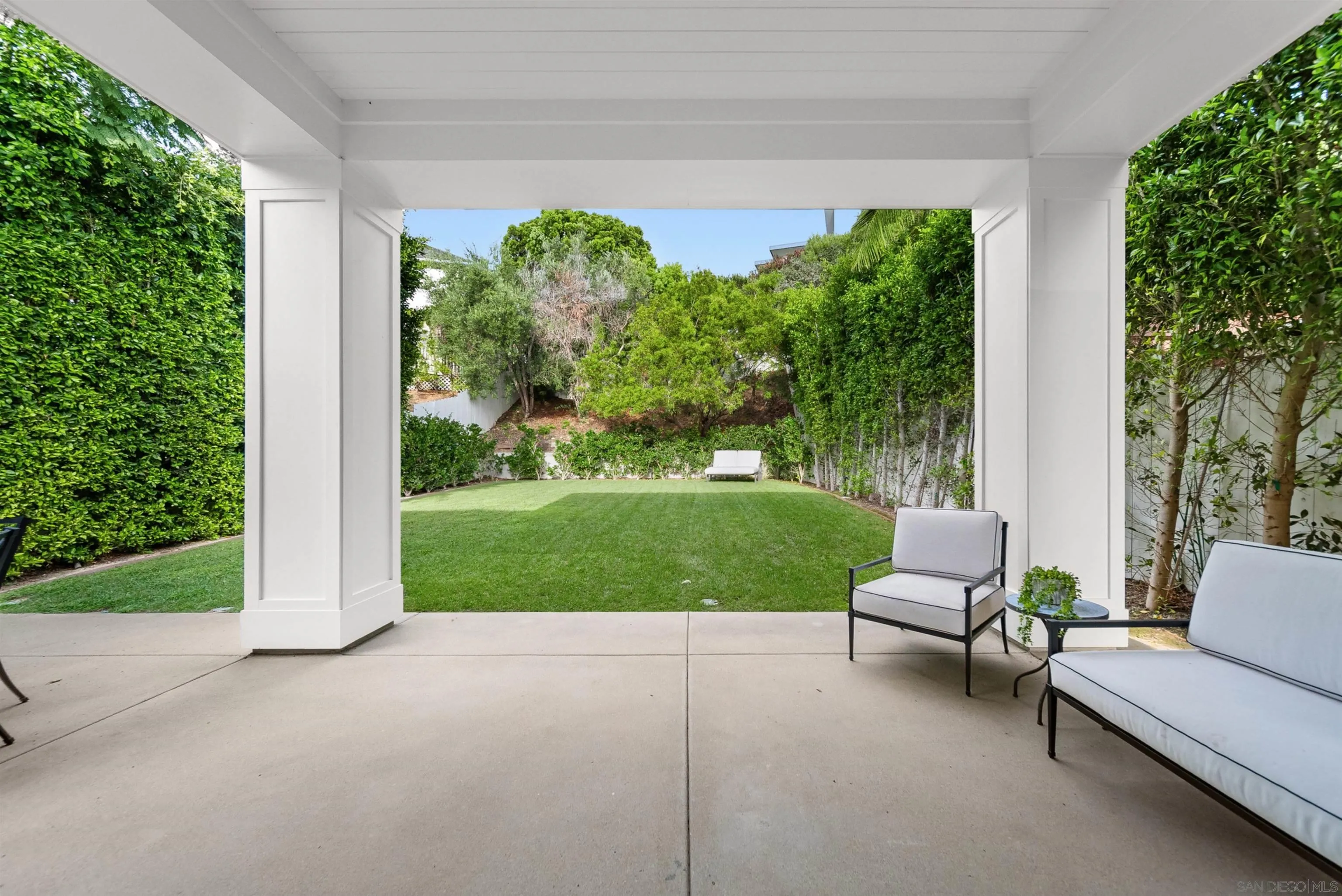 5673 Linda Rosa Ave