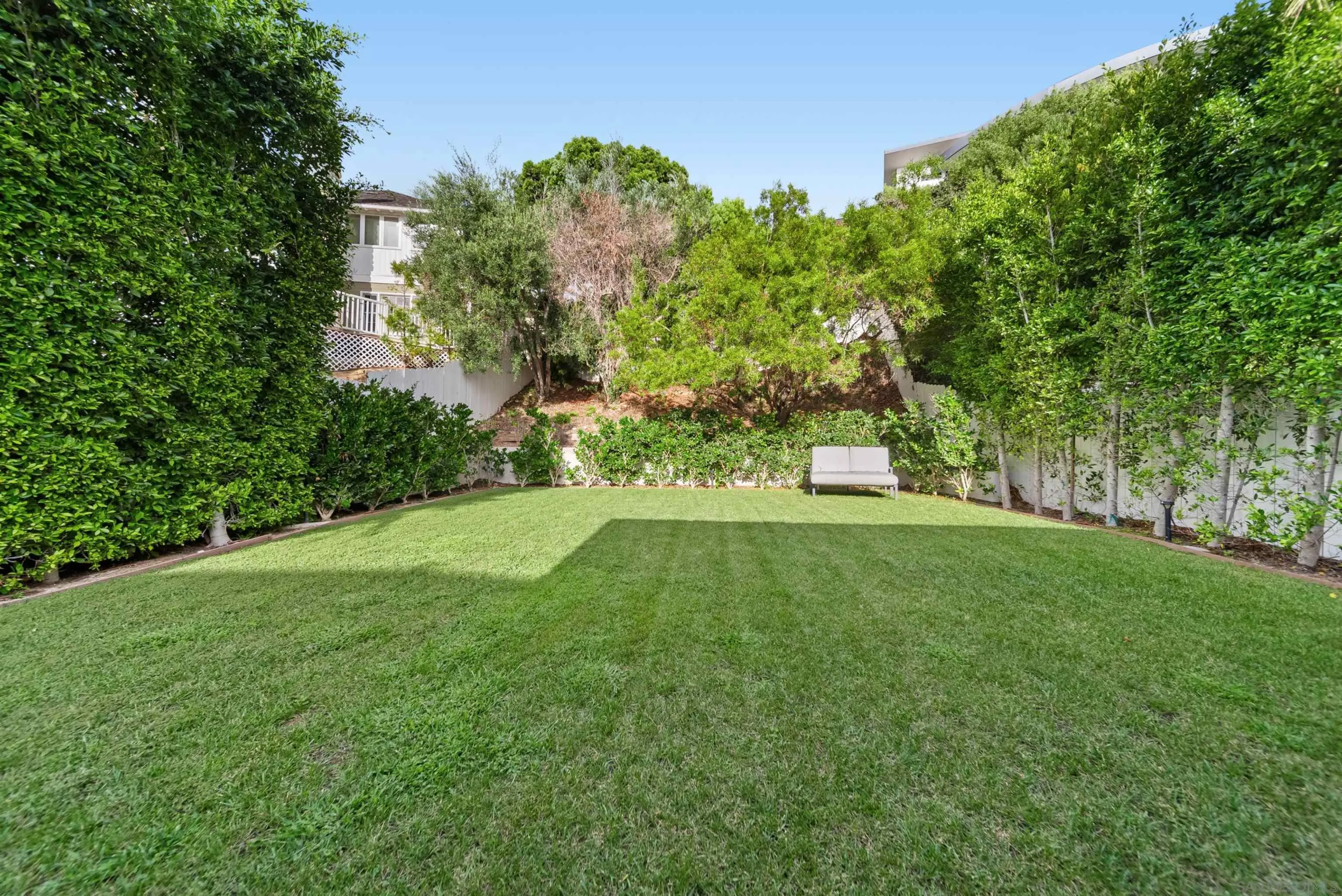 5673 Linda Rosa Ave