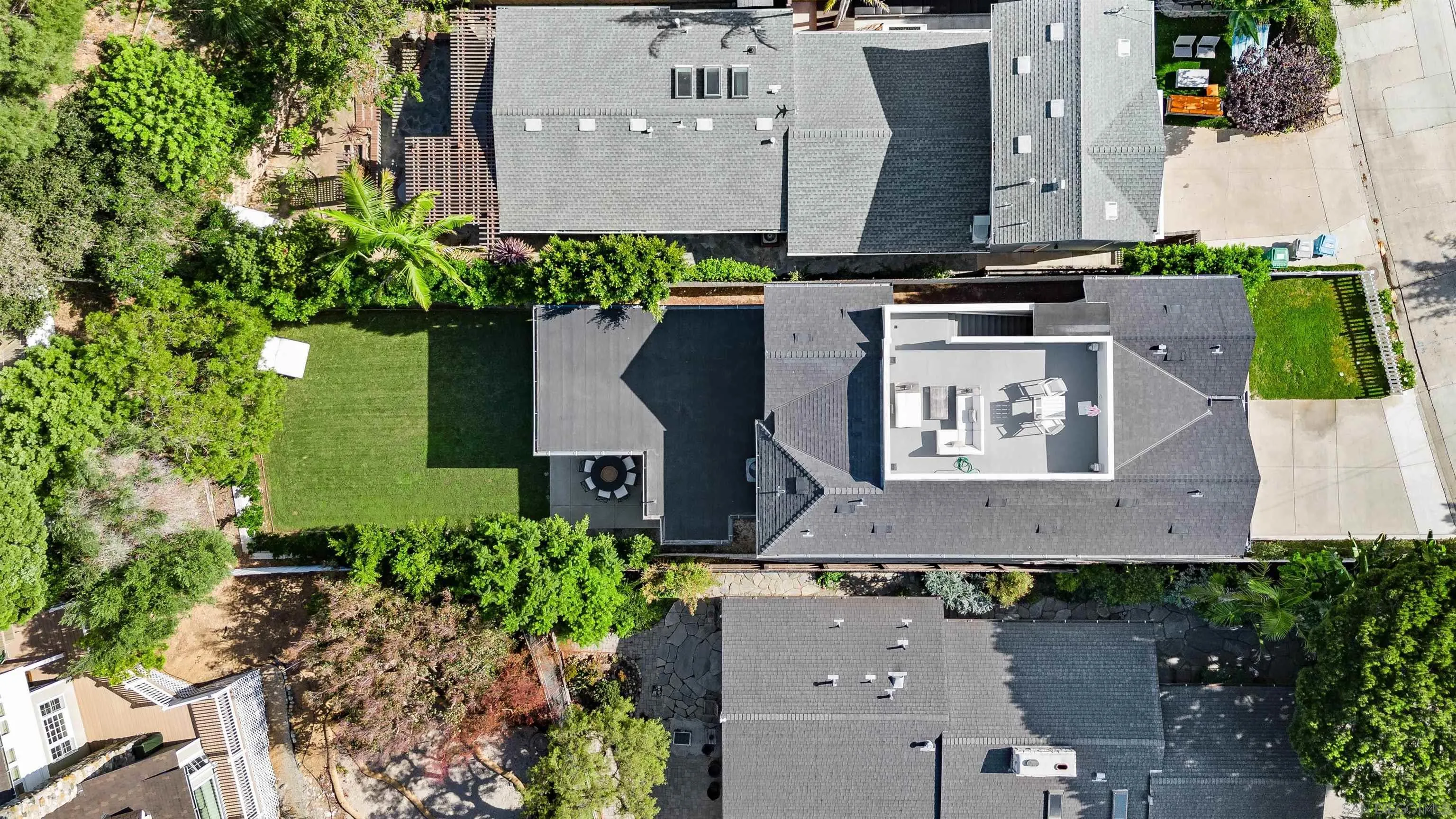 5673 Linda Rosa Ave