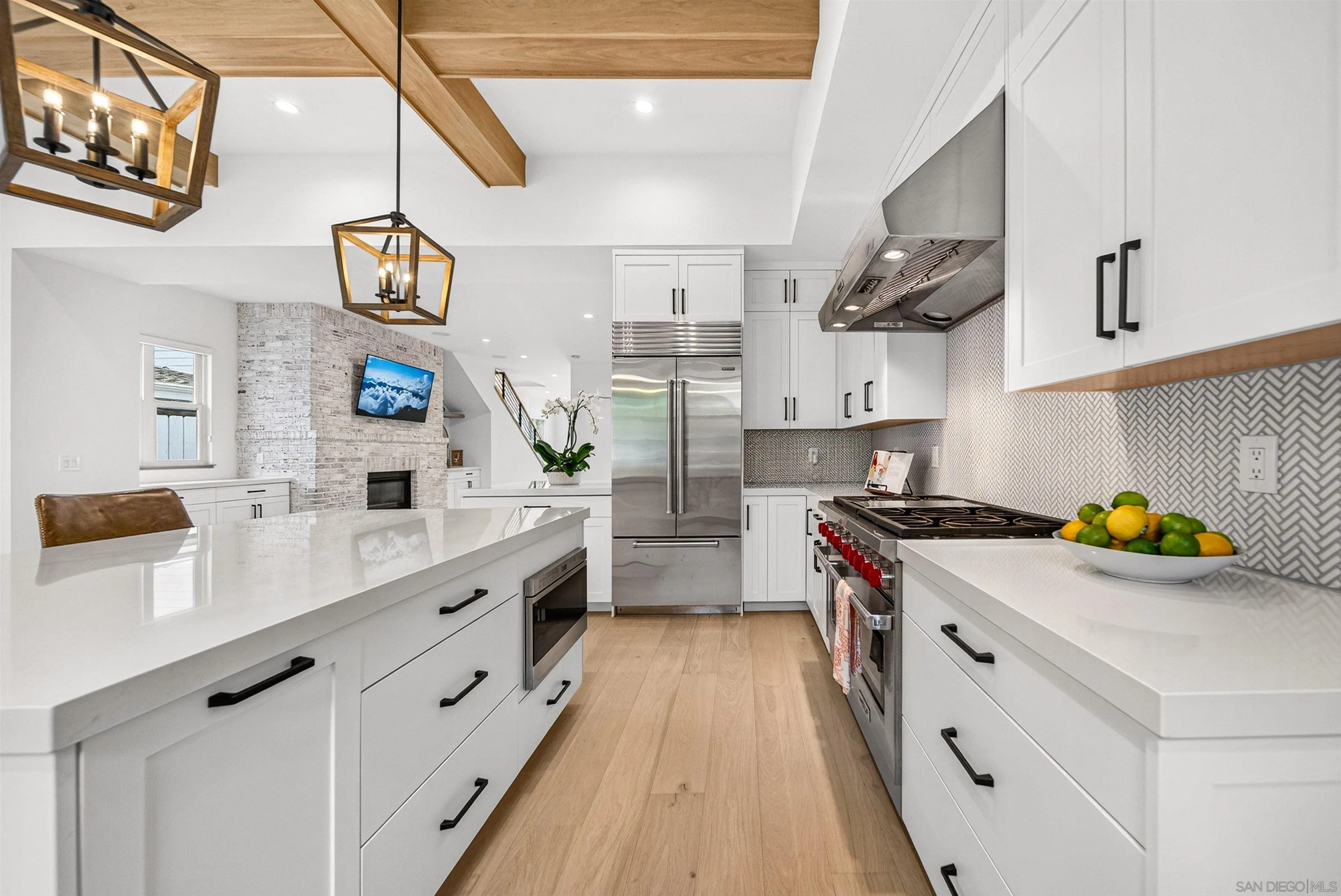 5673 Linda Rosa Ave
