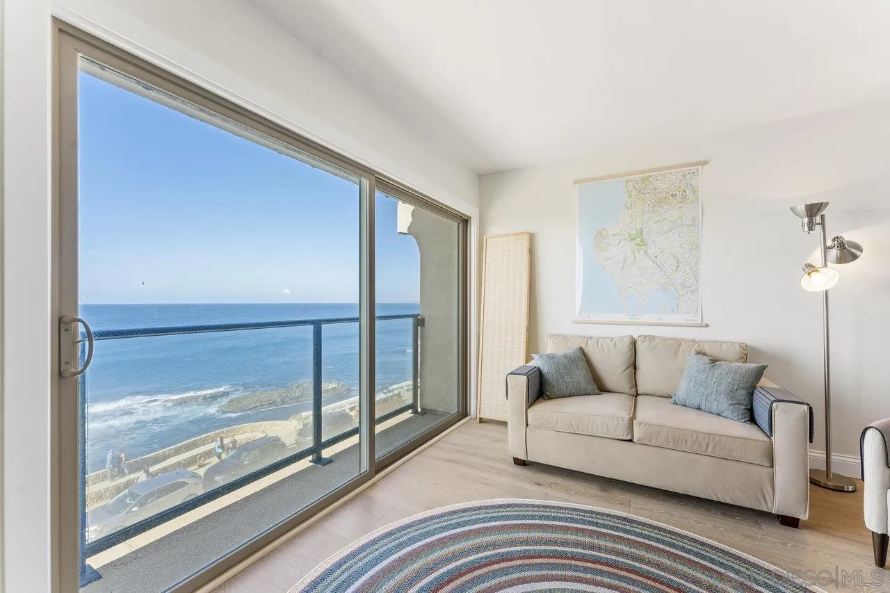 909 Coast Blvd Unit 26