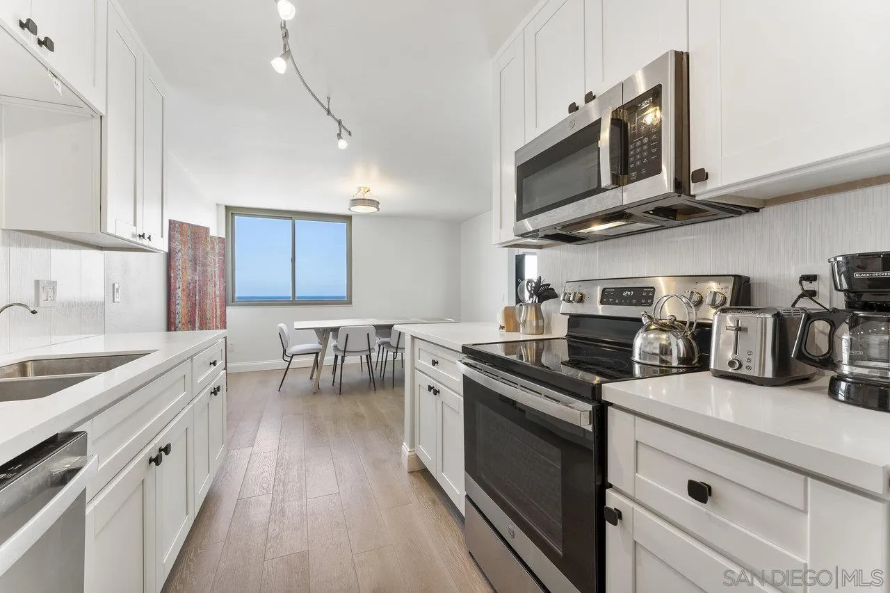 909 Coast Blvd Unit 26