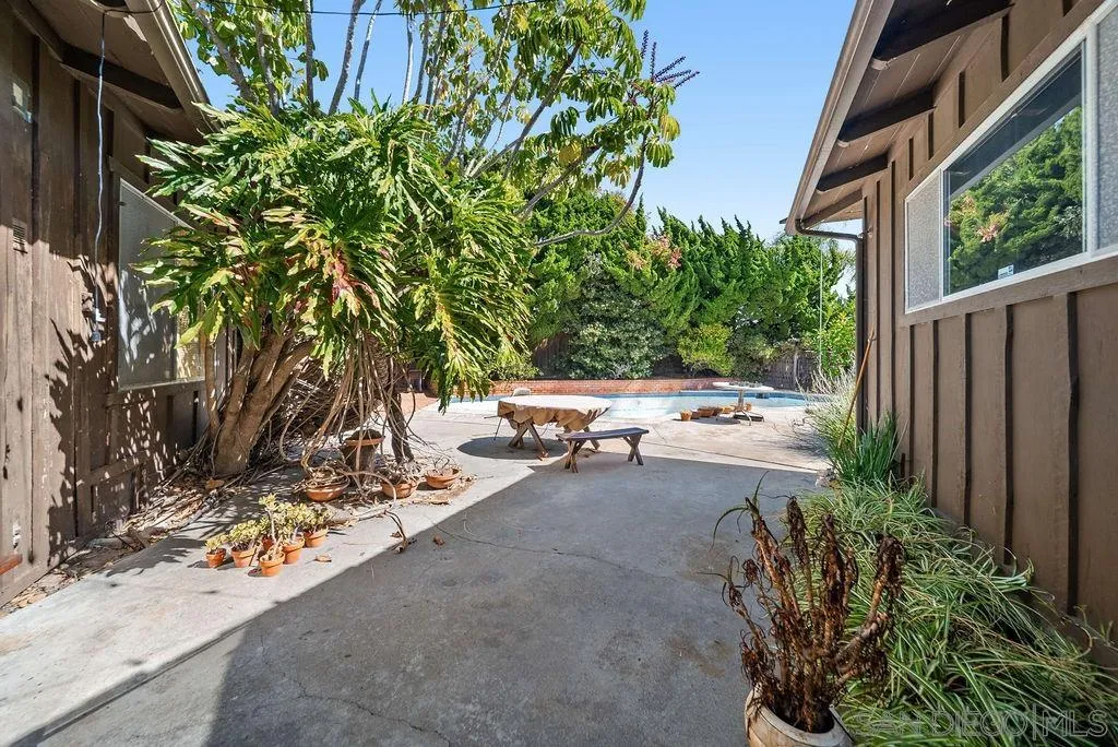 5987 Sagebrush Rd.