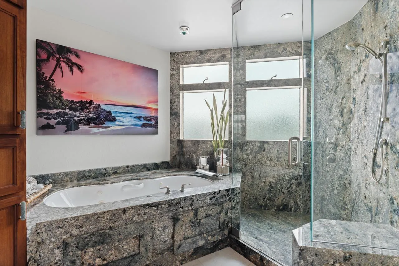 2741 Bayside Walk