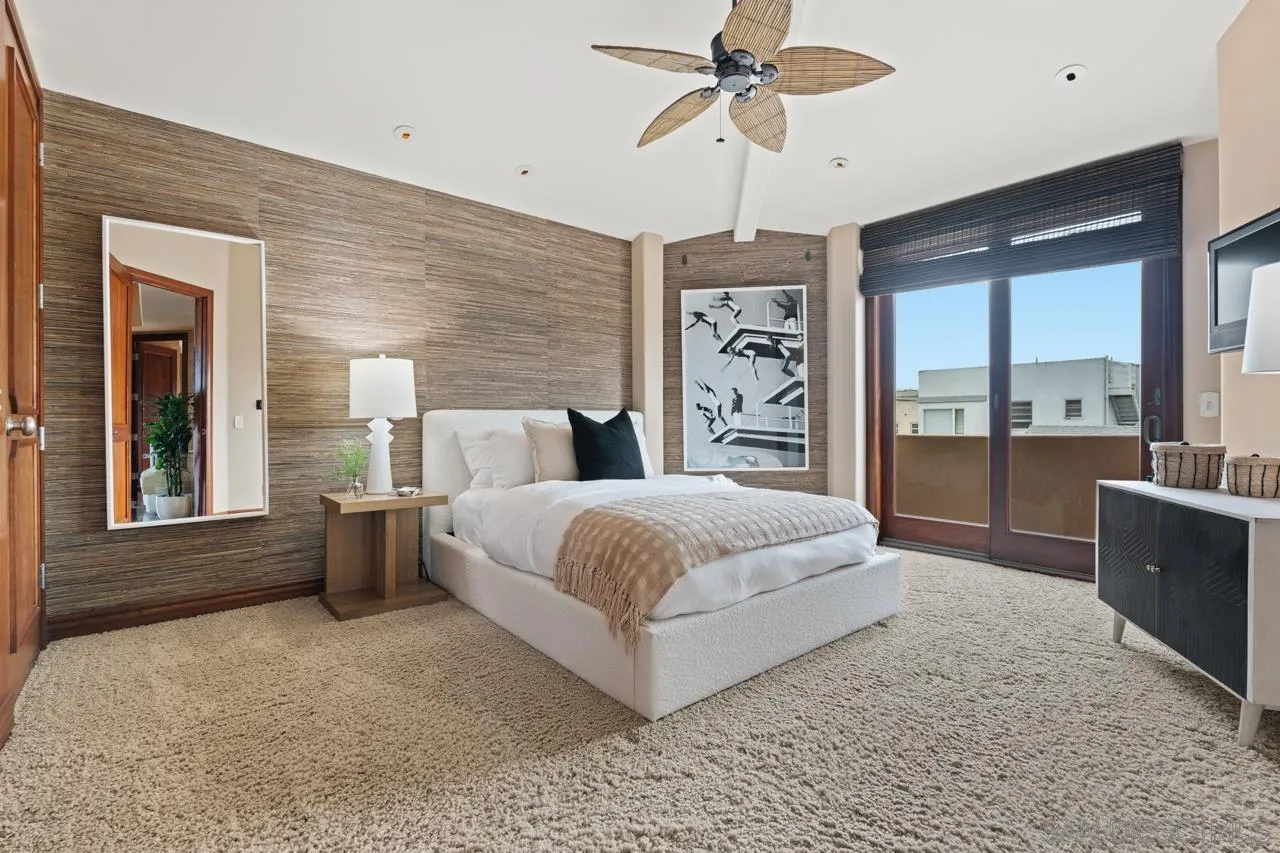 2741 Bayside Walk