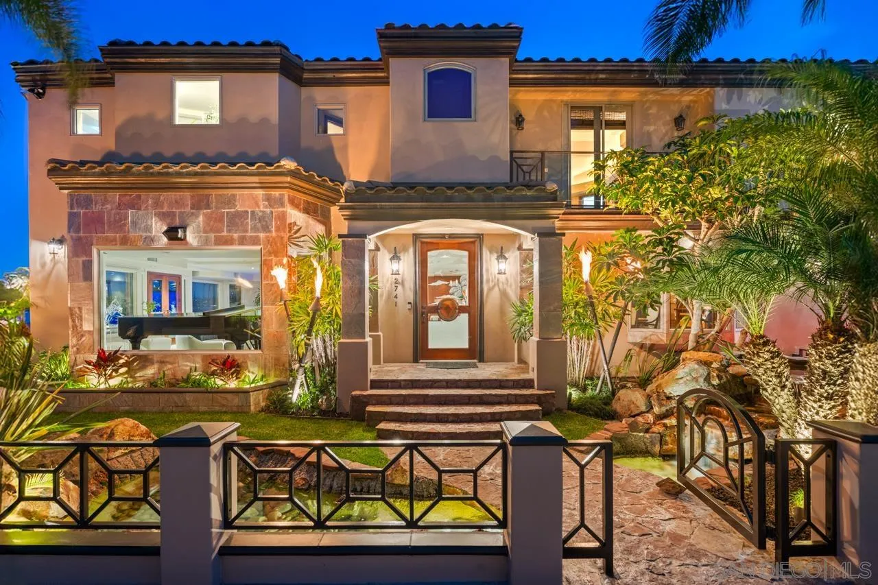 2741 Bayside Walk