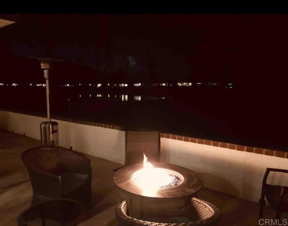 80 Avenida Las Palmas