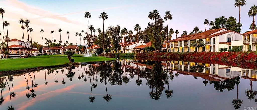 80 Avenida Las Palmas