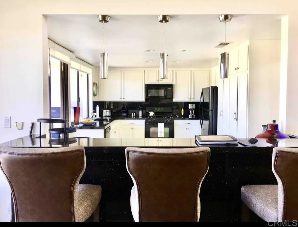 80 Avenida Las Palmas