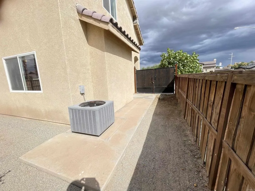 2303 Montecito Avenue