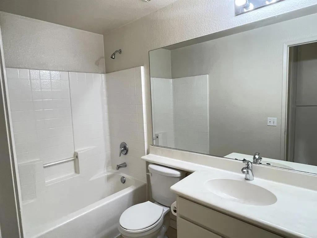 2303 Montecito Avenue