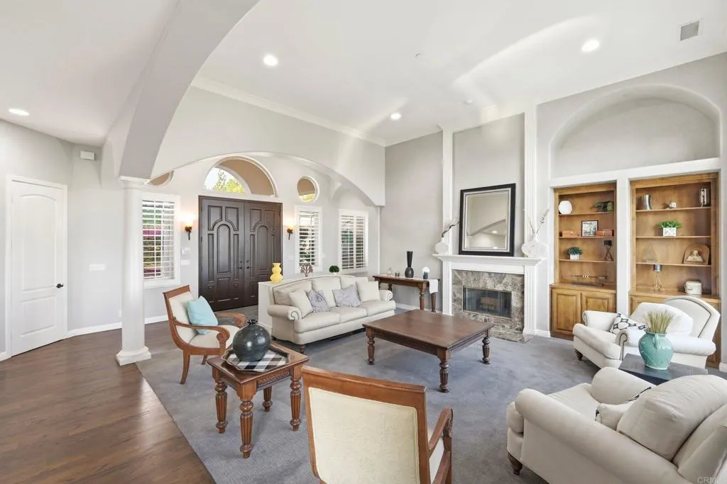 14040 Iris Lane