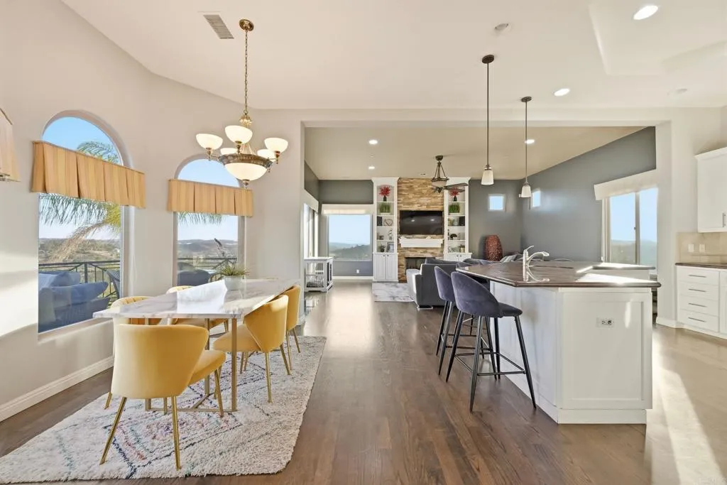 14040 Iris Lane