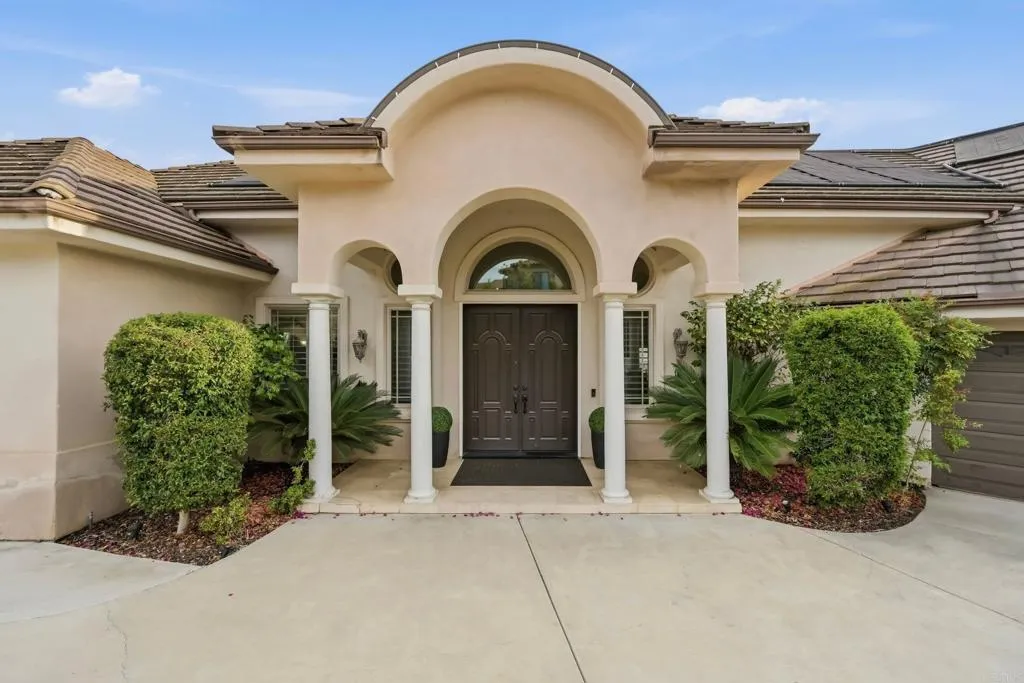 14040 Iris Lane