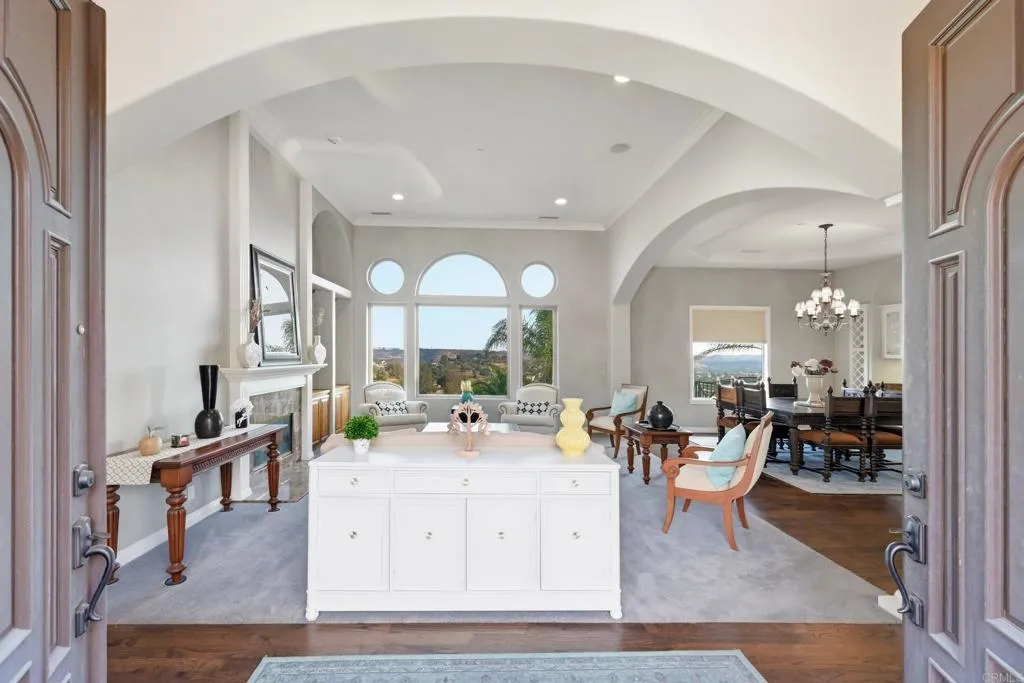 14040 Iris Lane
