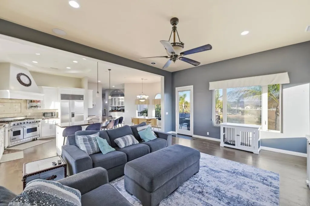14040 Iris Lane