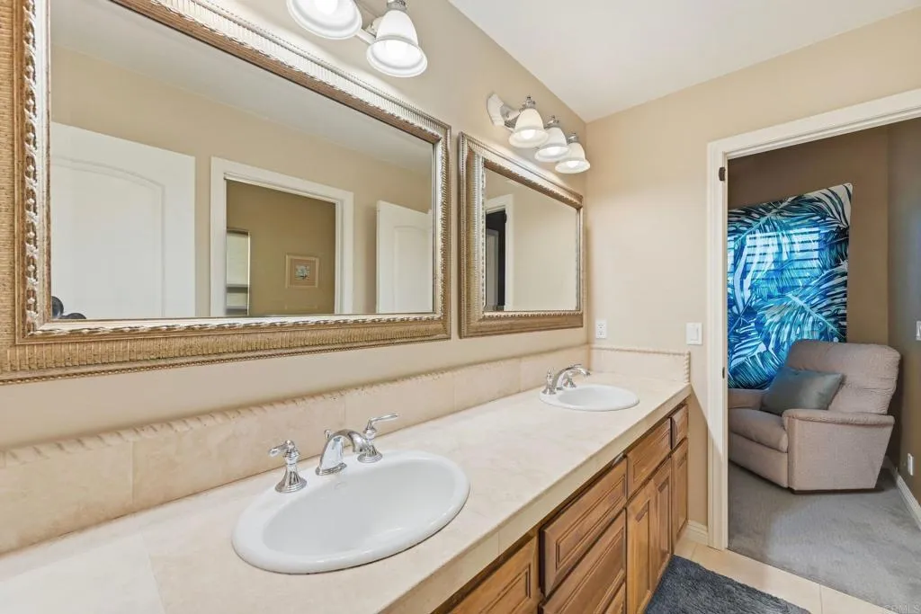14040 Iris Lane