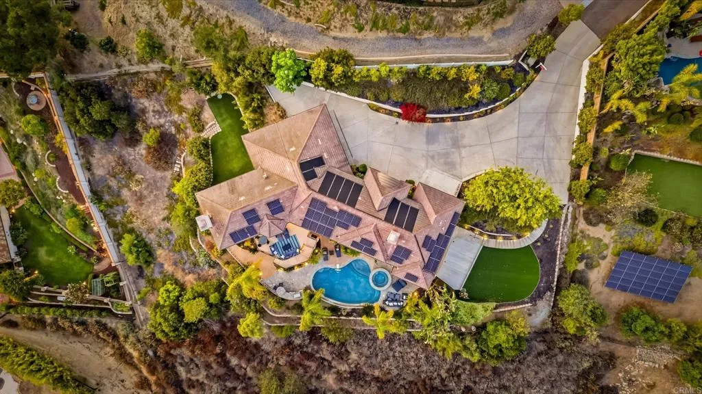 14040 Iris Lane