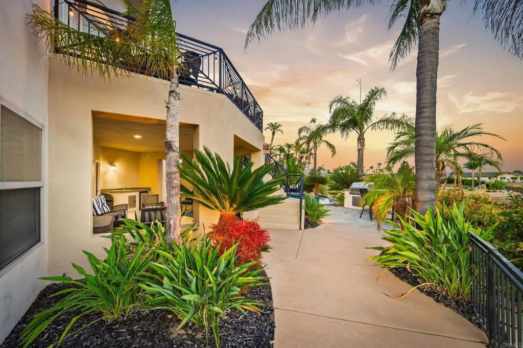 14040 Iris Lane