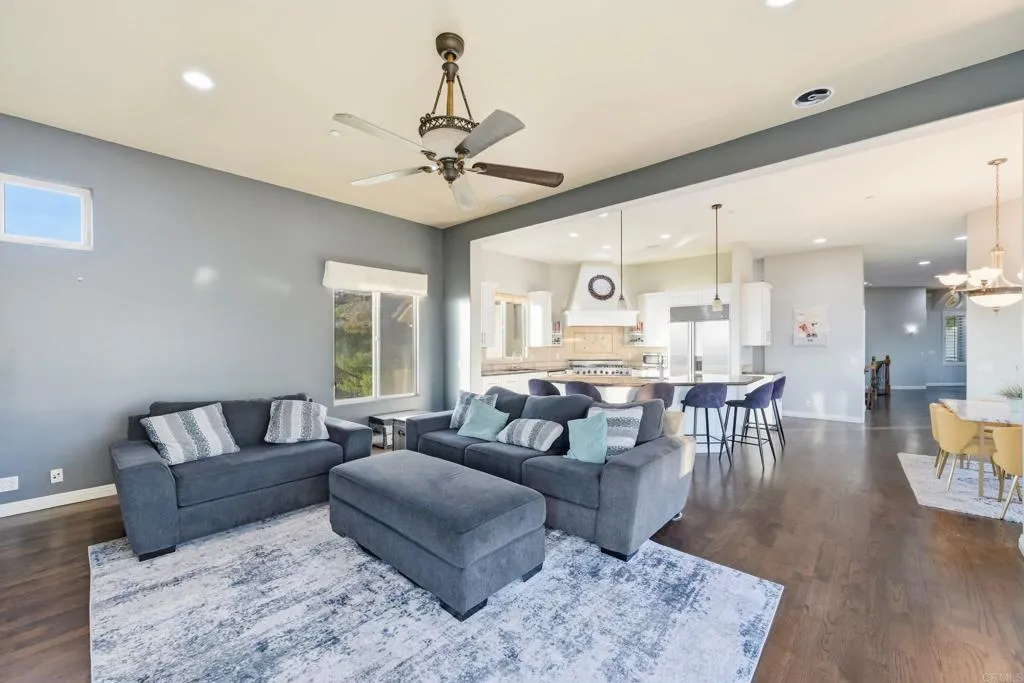 14040 Iris Lane