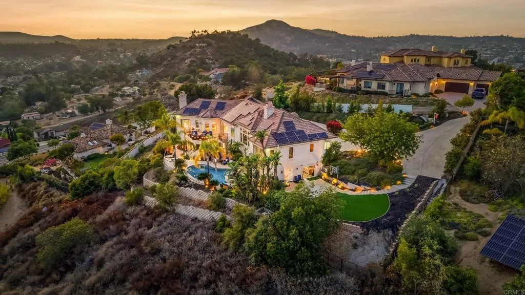 14040 Iris Lane