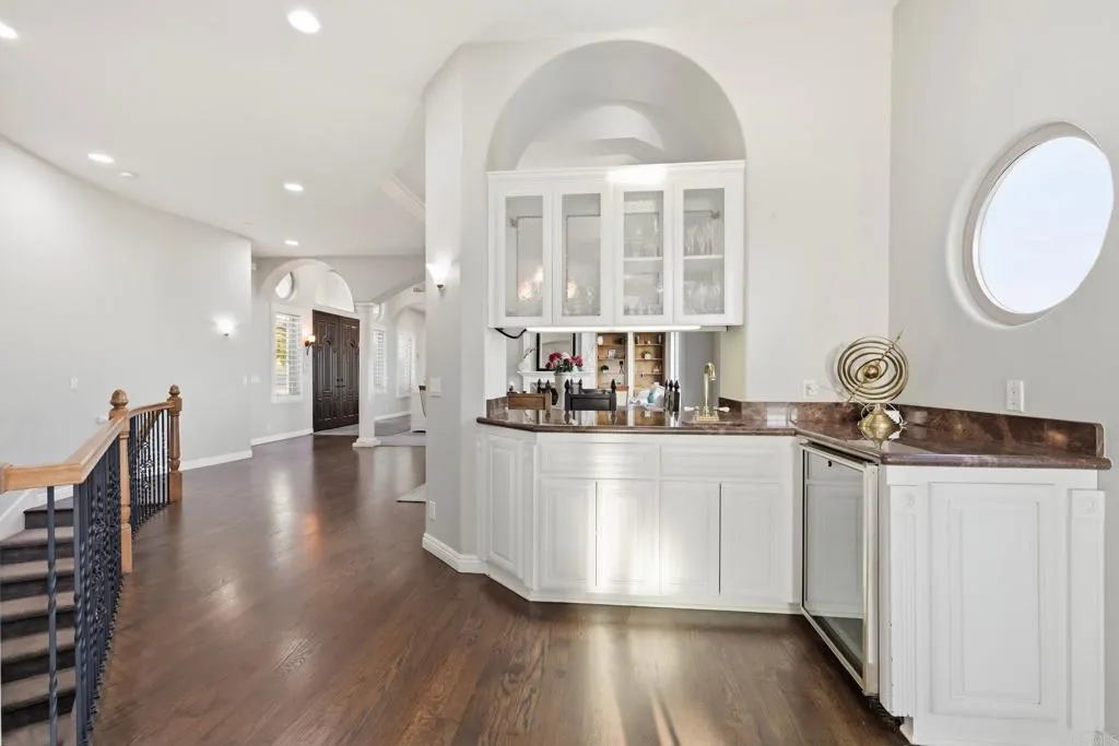 14040 Iris Lane