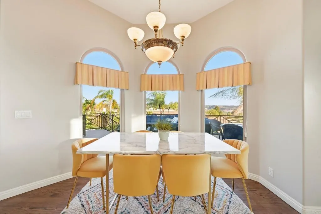14040 Iris Lane