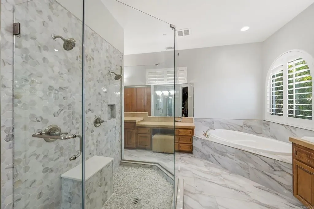 14040 Iris Lane