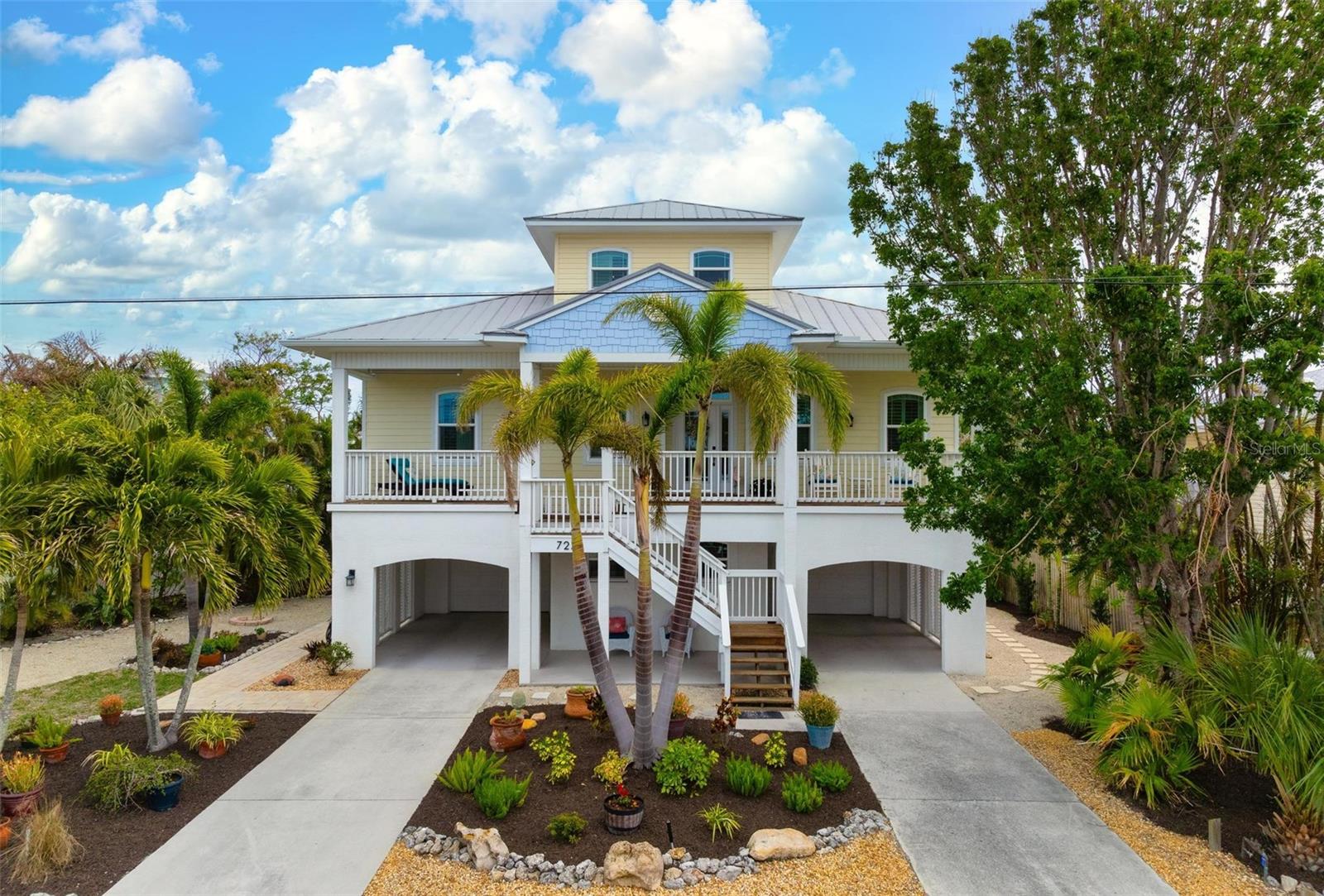 727 HOLLY RD