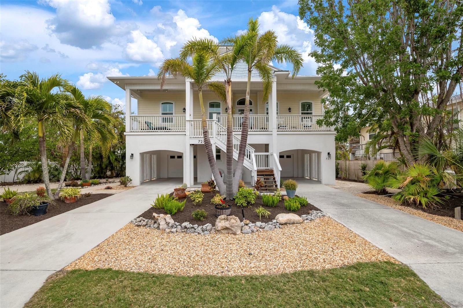 727 HOLLY RD