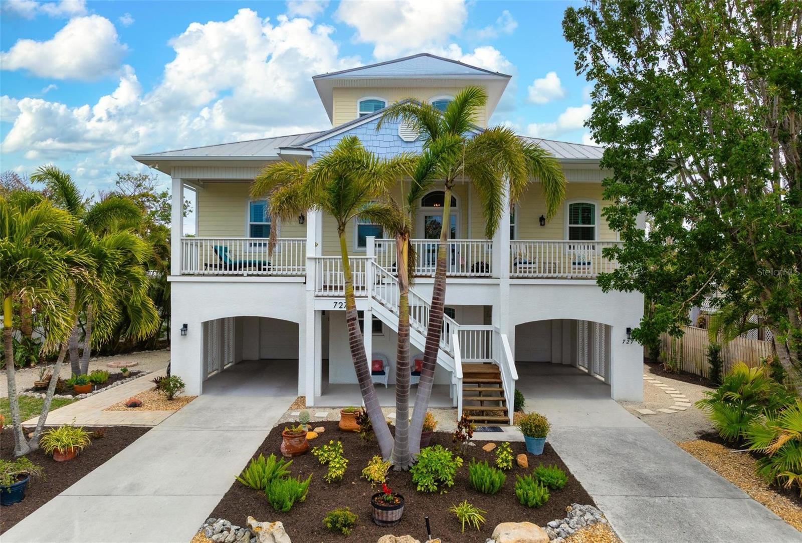 727 HOLLY RD