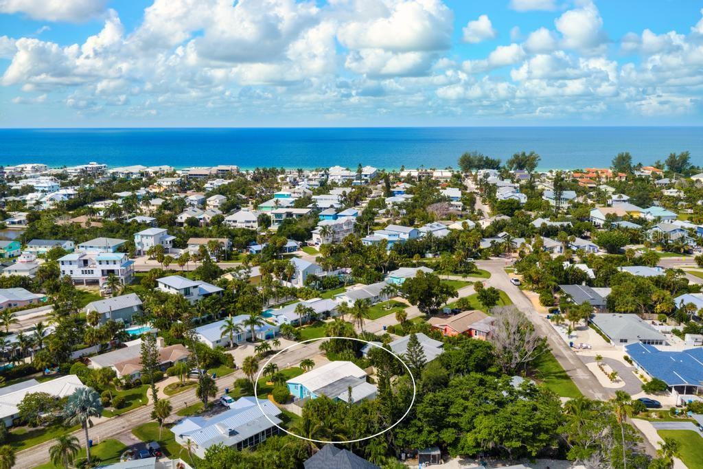 406 BAY PALMS DR