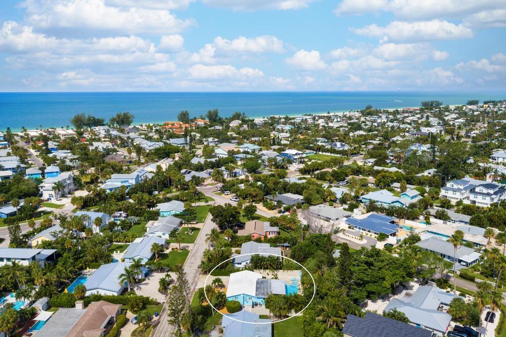 406 BAY PALMS DR