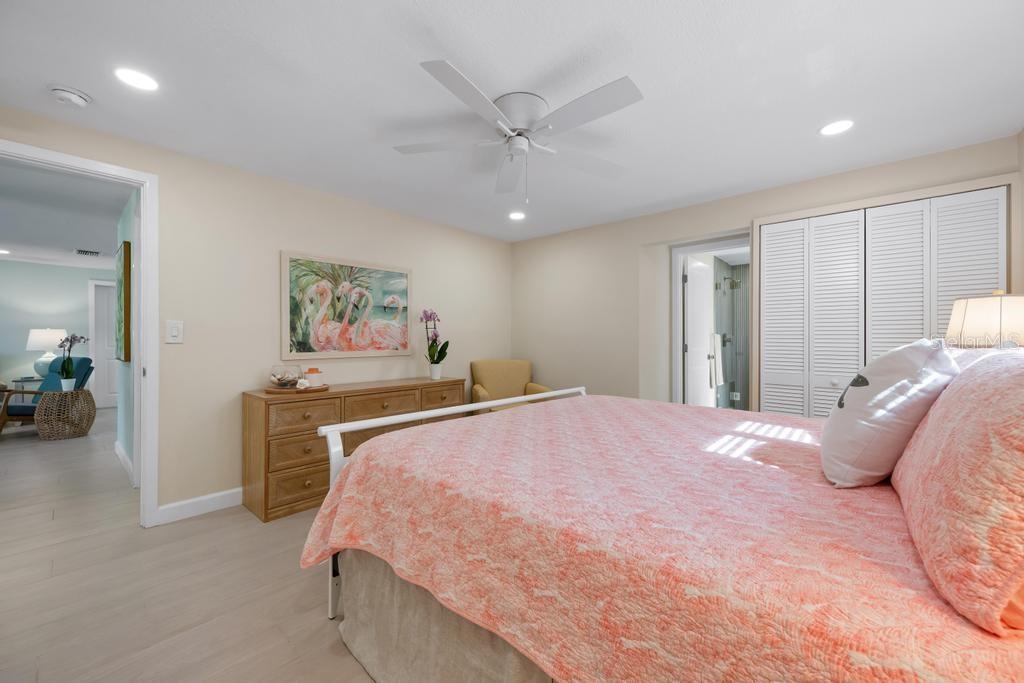 406 BAY PALMS DR