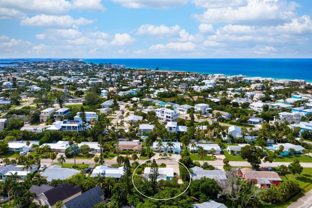406 BAY PALMS DR