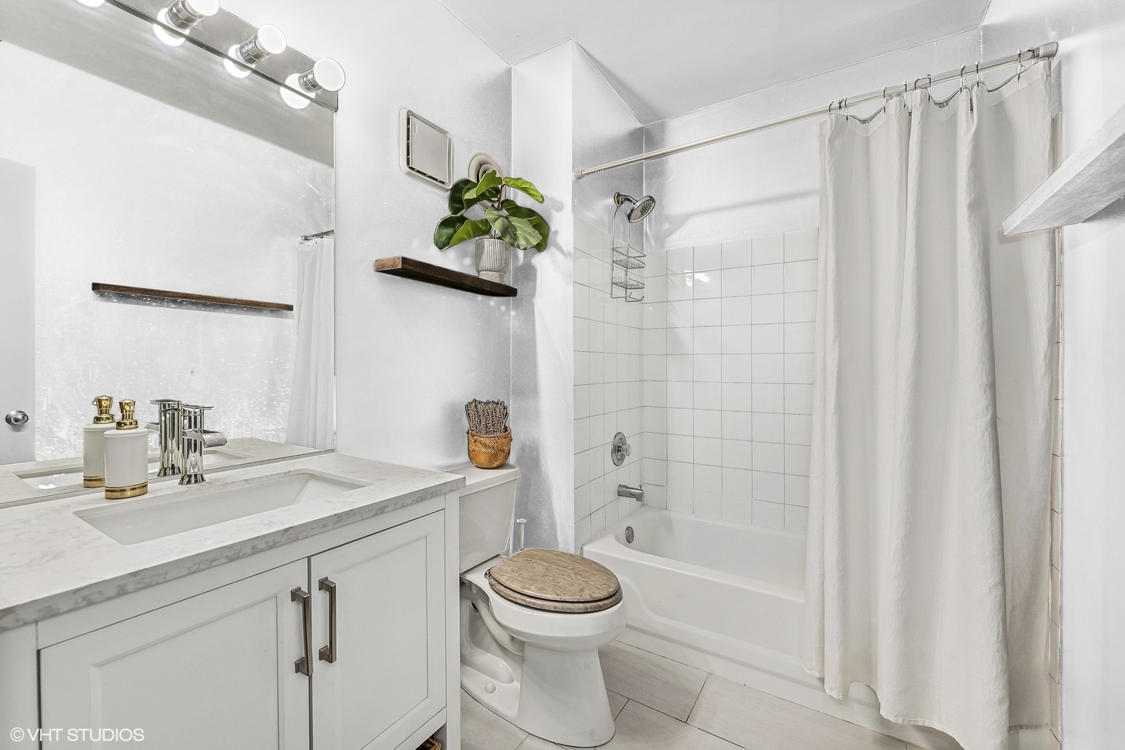 515 N Noble Street Unit: 306-308