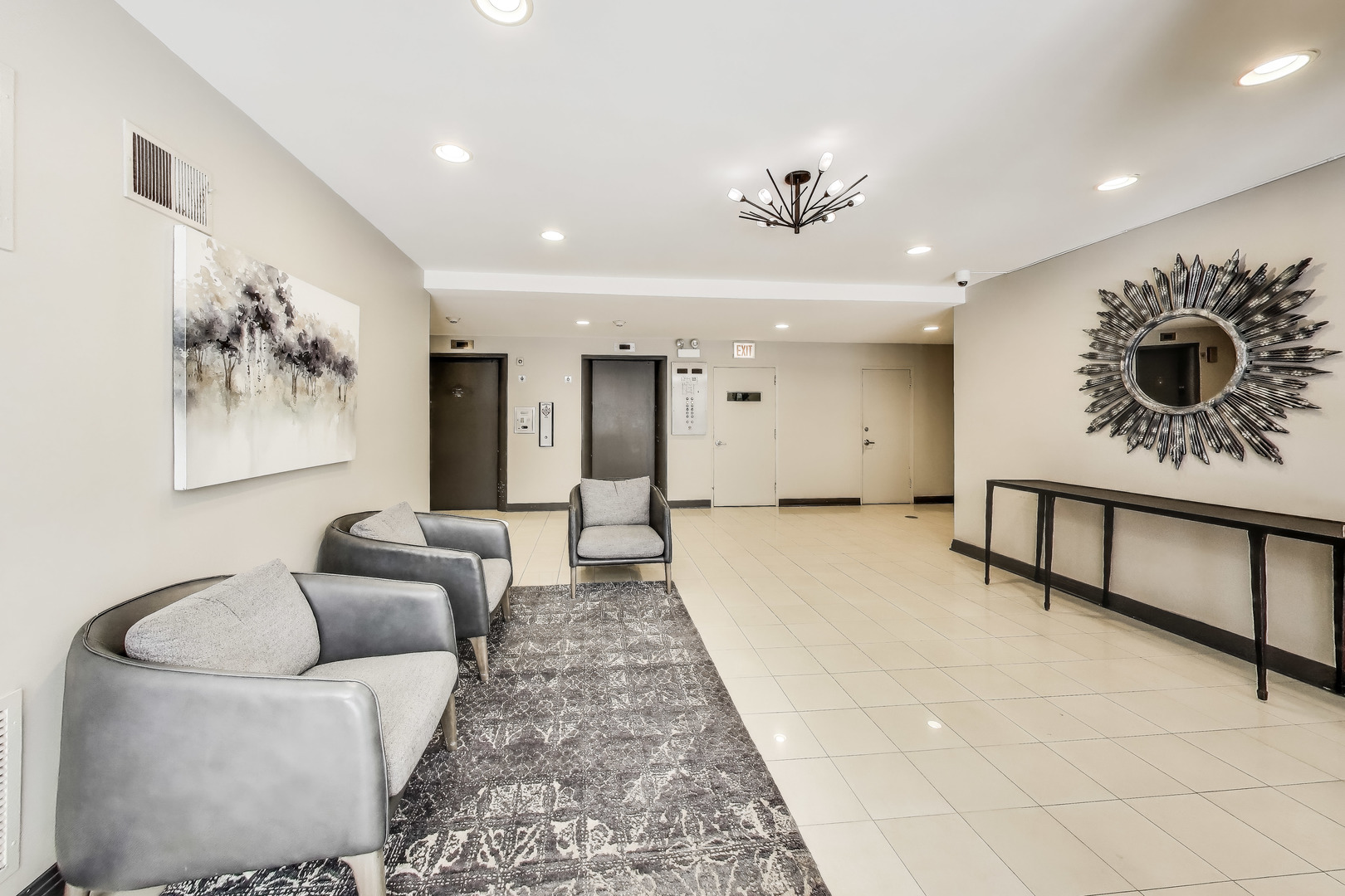 2300 N Commonwealth Avenue Unit: 7D
