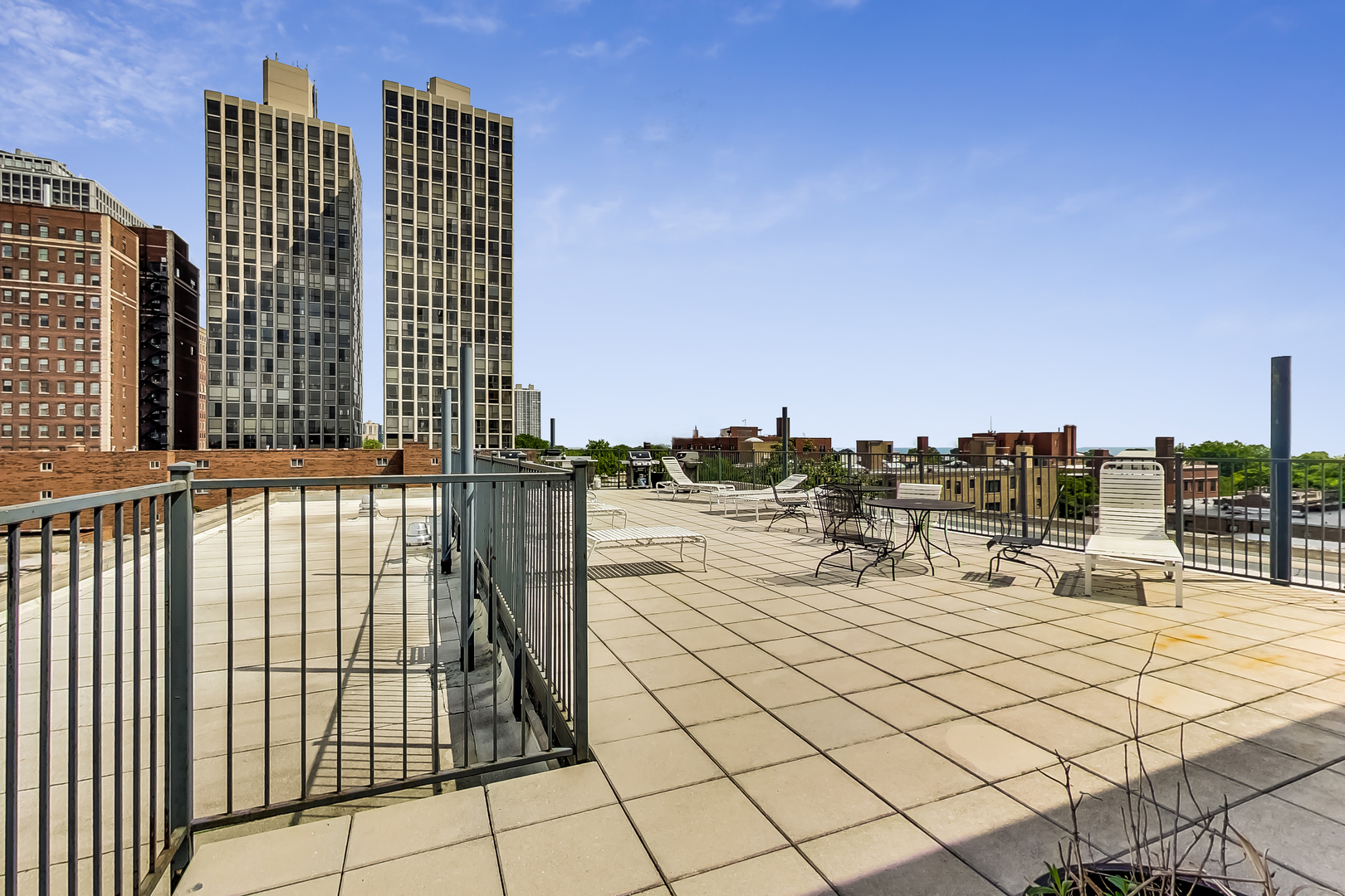 2300 N Commonwealth Avenue Unit: 7D